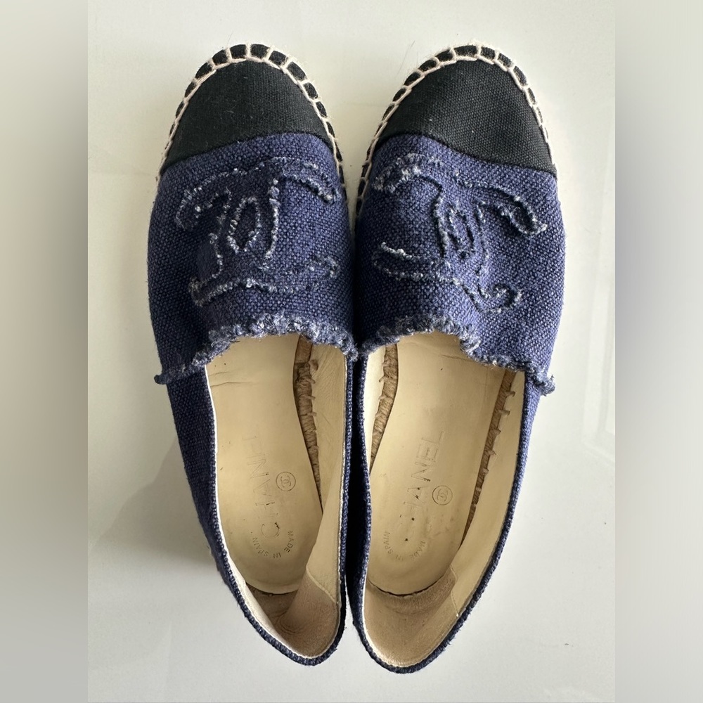 LIKE NEW CHANEL DENIM/BLACK ESPADRILLES 38
